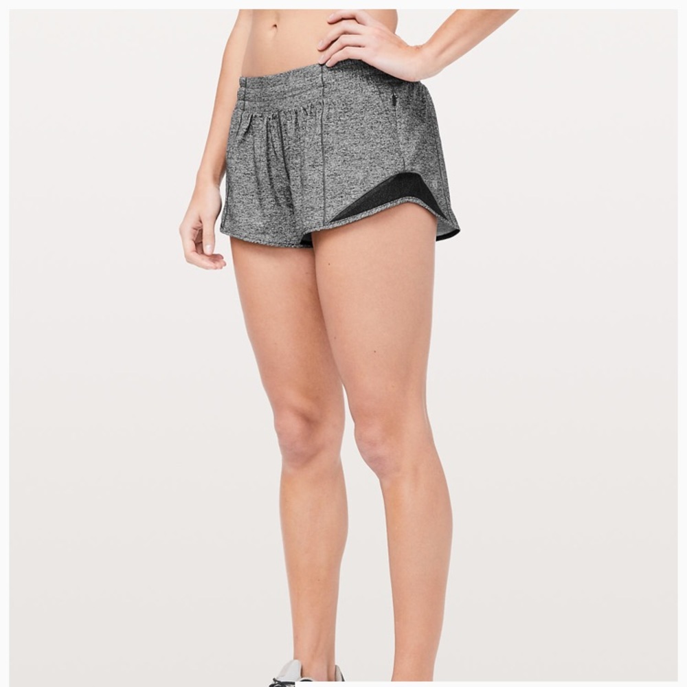 Lululemon hotty hot short 2.5”